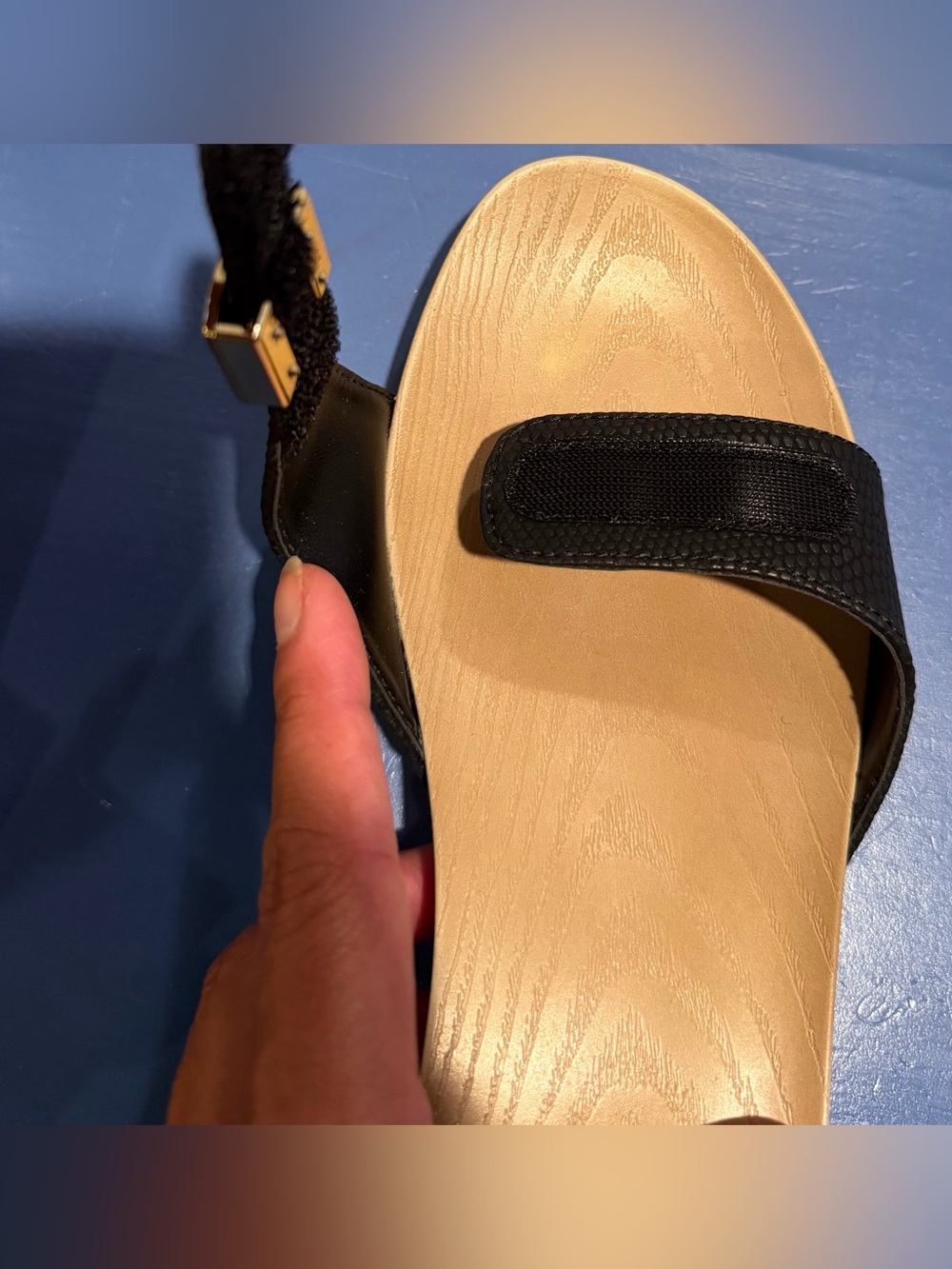 Dr. Scholl's Black Slide Sandals with Gold Buckle NEW IN BOX! 9 - Picture 7 of 10
